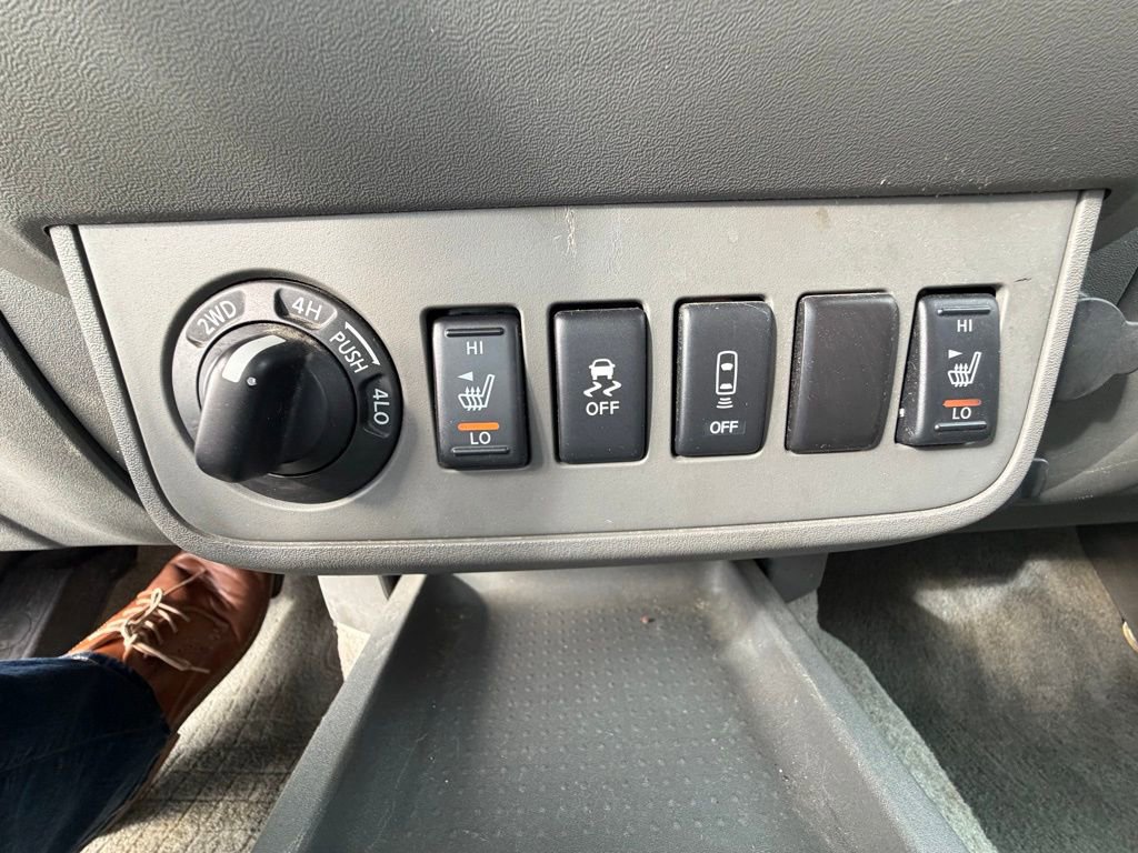 Used 2013 Nissan Frontier SL image 20