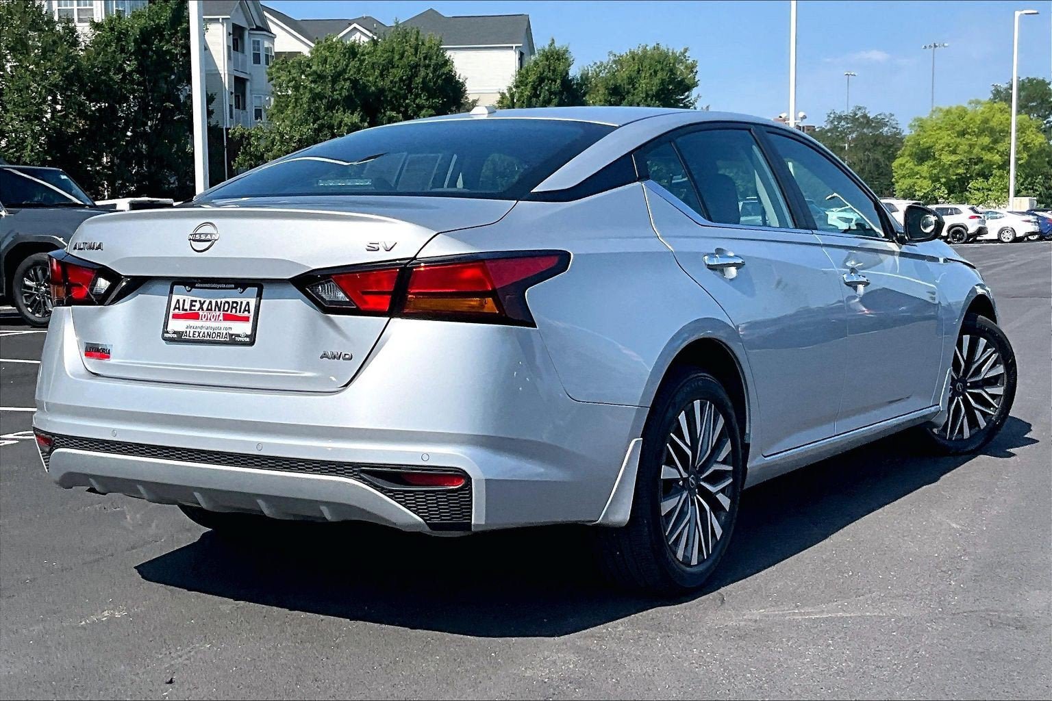 Used 2024 Nissan Altima 2.5 SV AWD/4WD image 12