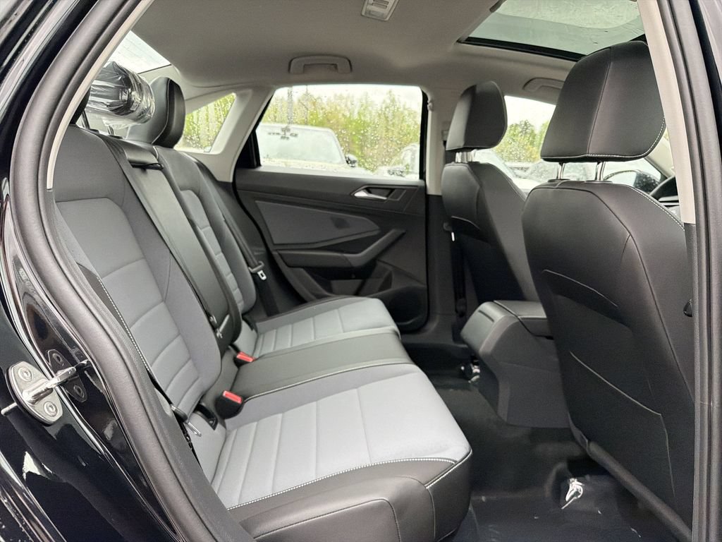 New 2026 Volkswagen Jetta SE FWD image 15