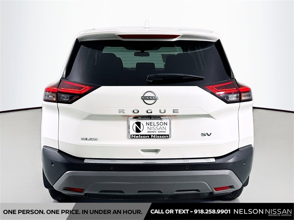Used 2023 Nissan Rogue SV image 6