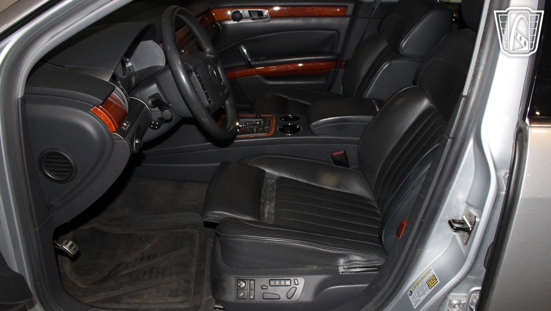 Used 2004 Volkswagen Phaeton V8 AWD/4WD image 36