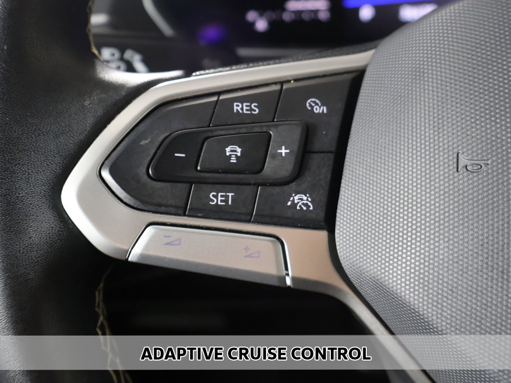 Used 2023 Volkswagen Tiguan SE AWD/4WD image 3