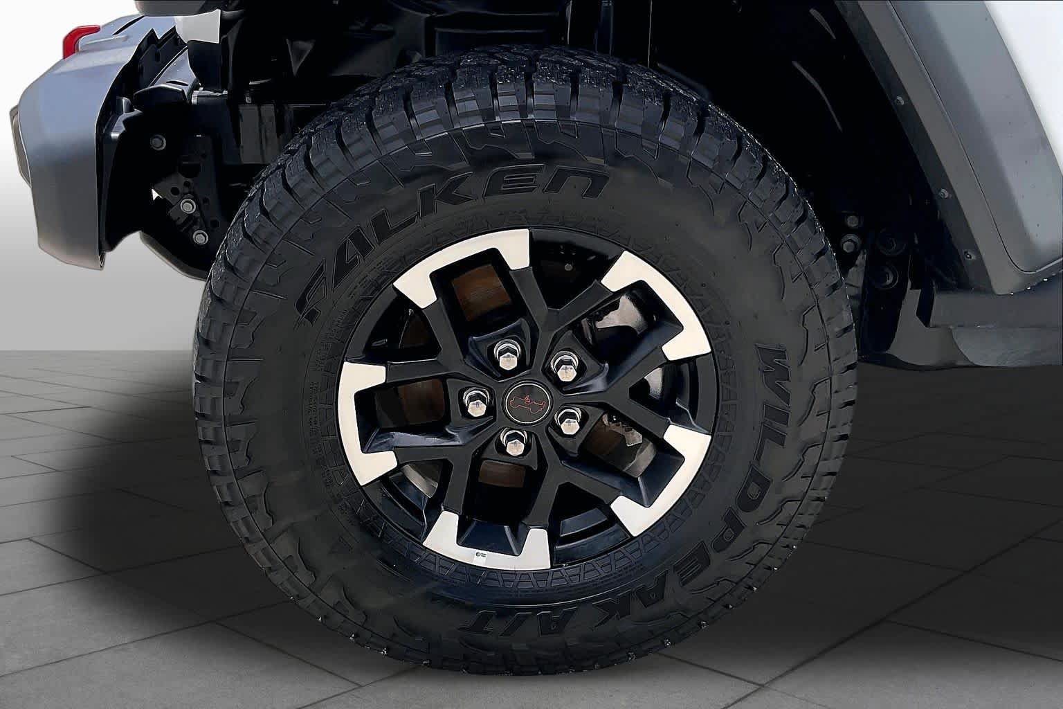 Used 2026 Jeep Gladiator Rubicon AWD/4WD image 10