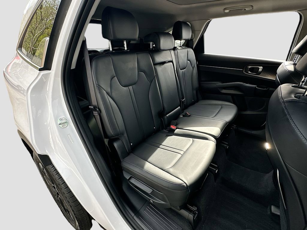 Certified 2025 Kia Sorento S w/ Panoramic Sunroof Package image 28