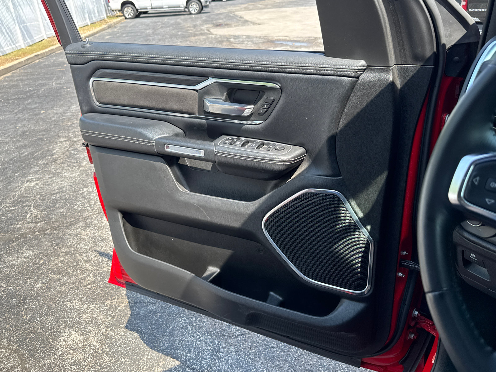 Used 2024 RAM 1500 Laramie AWD/4WD image 19
