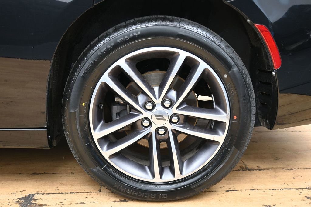 Used 2019 Dodge Charger SXT AWD/4WD image 12