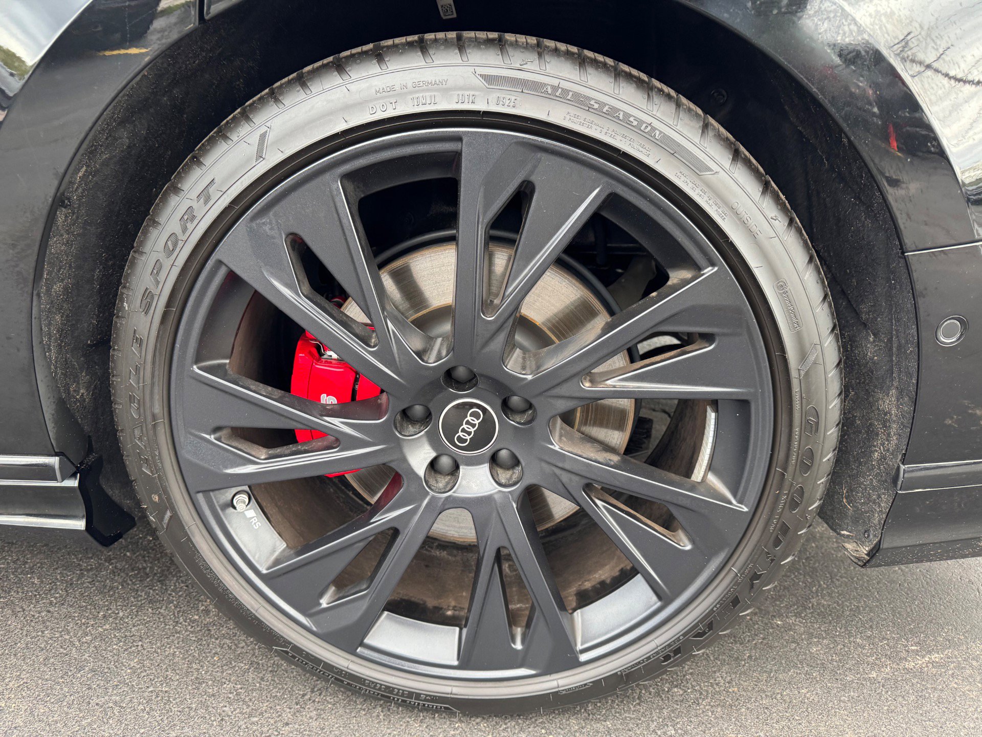 Used 2025 Audi S8 w/ Executive Package image 33