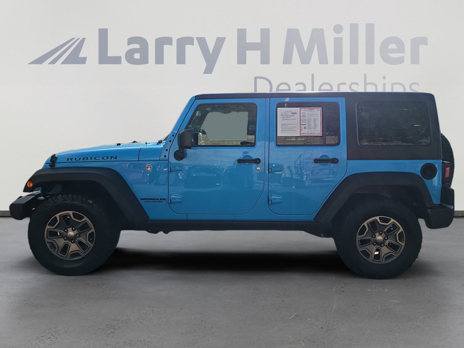 Used 2017 Jeep Wrangler Unlimited Rubicon w/ Cold Weather Group AWD/4WD image 2