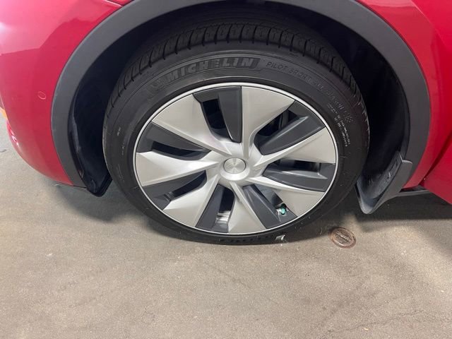 Used 2022 Tesla Model Y Long Range image 26