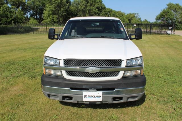 Used 2004 Chevrolet Silverado 2500 LS w/ Heavy-Duty Power Package image 4