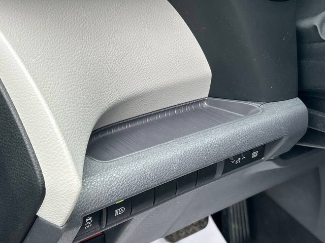 Certified 2023 Toyota Sienna LE FWD image 17
