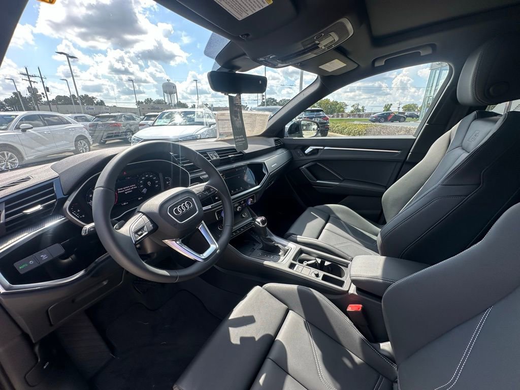 New 2025 Audi Q3 2.0T Premium image 11