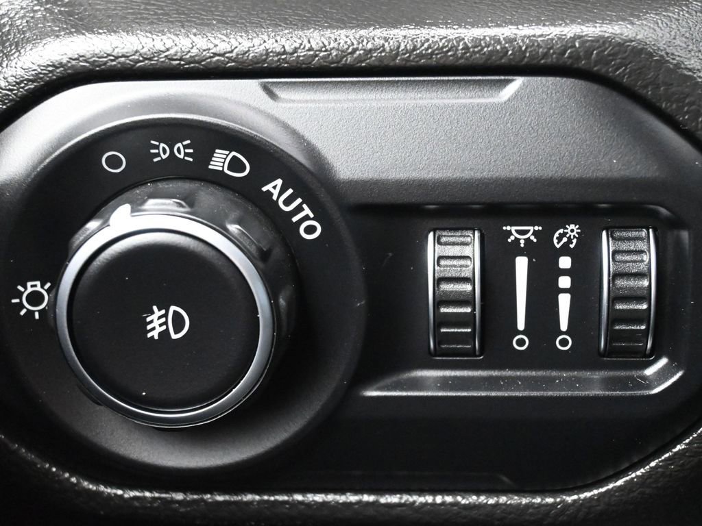 Certified 2022 Jeep Wrangler Unlimited Sahara image 24