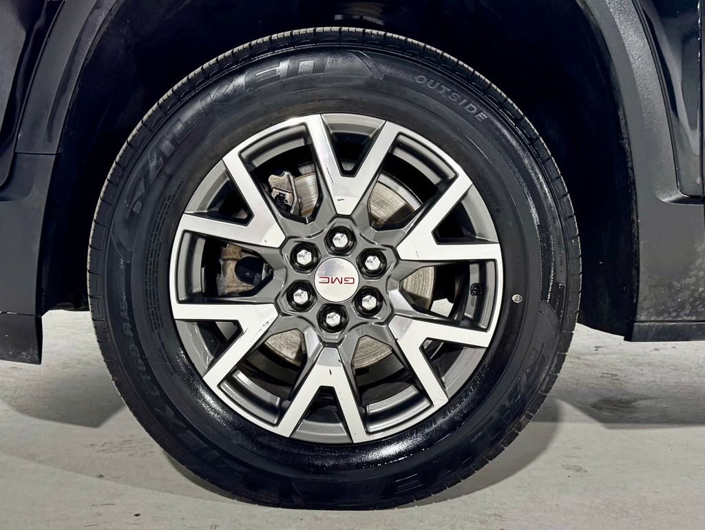 Used 2022 GMC Acadia SLE image 31