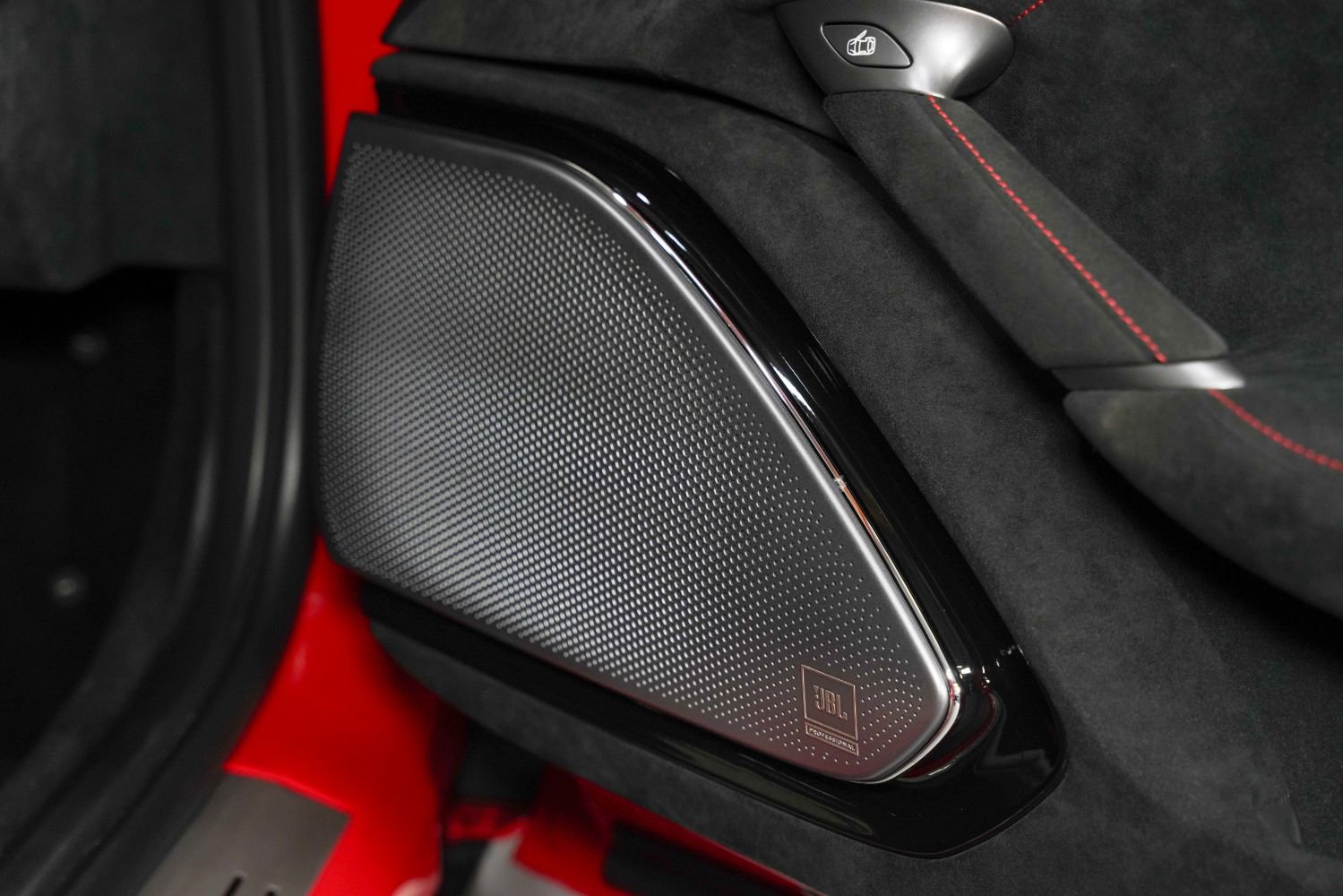 Used 2022 Ferrari Roma image 34