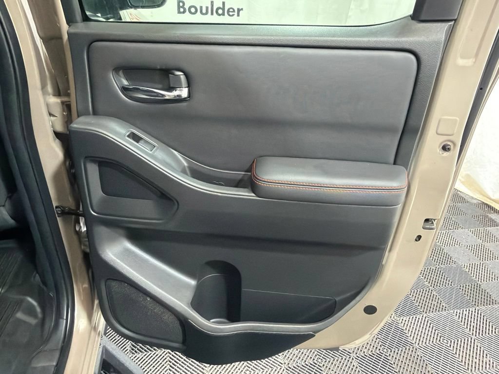 Used 2022 Nissan Frontier PRO-4X w/ Technology Package AWD/4WD image 12