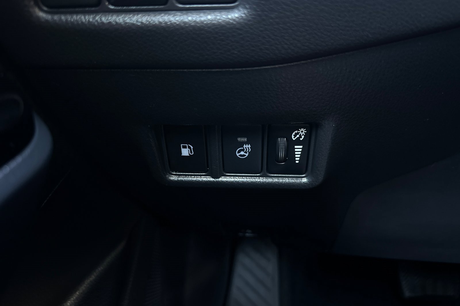 Used 2022 Toyota C-HR Nightshade image 27