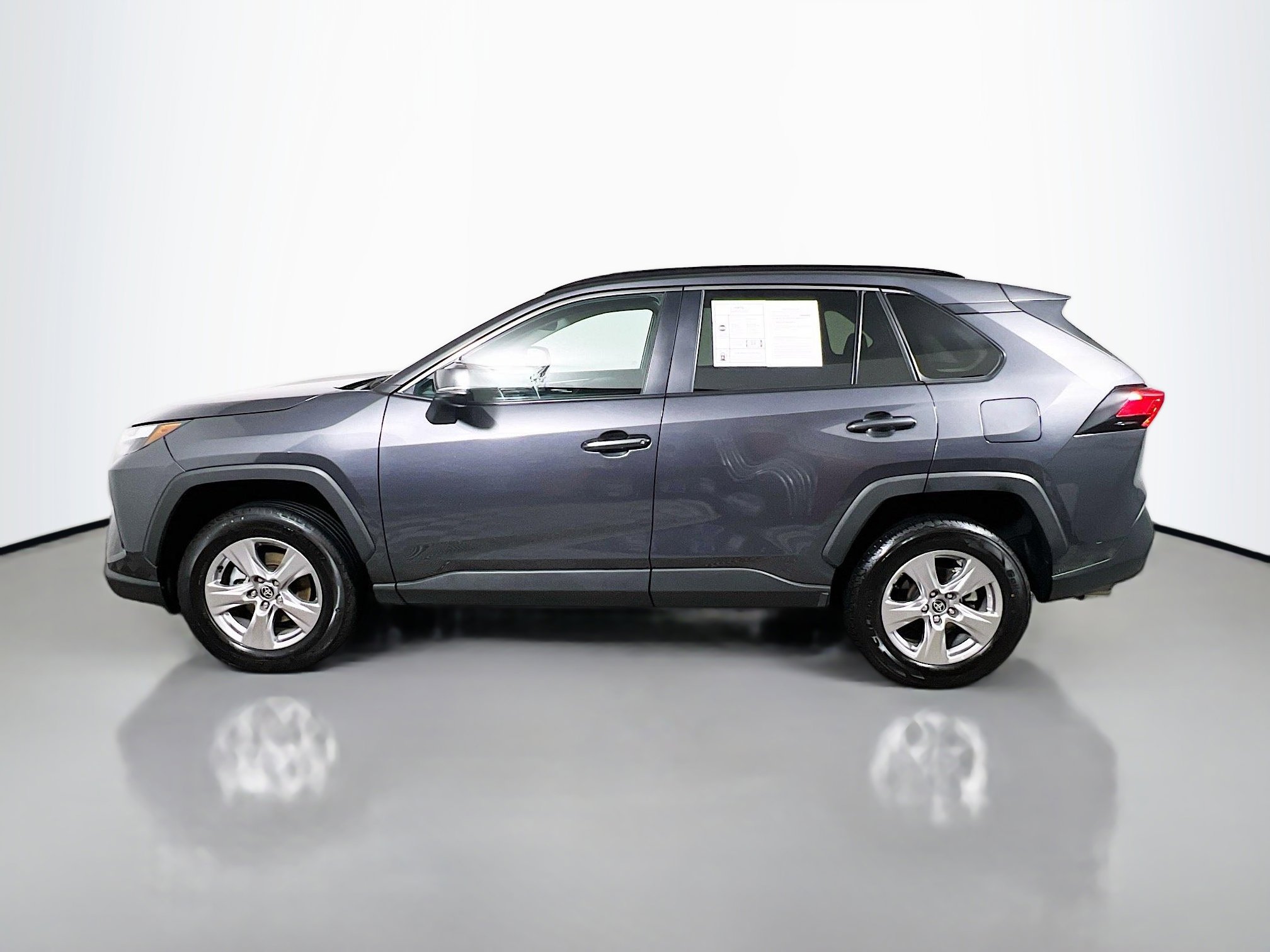 Used 2025 Toyota RAV4 XLE image 9