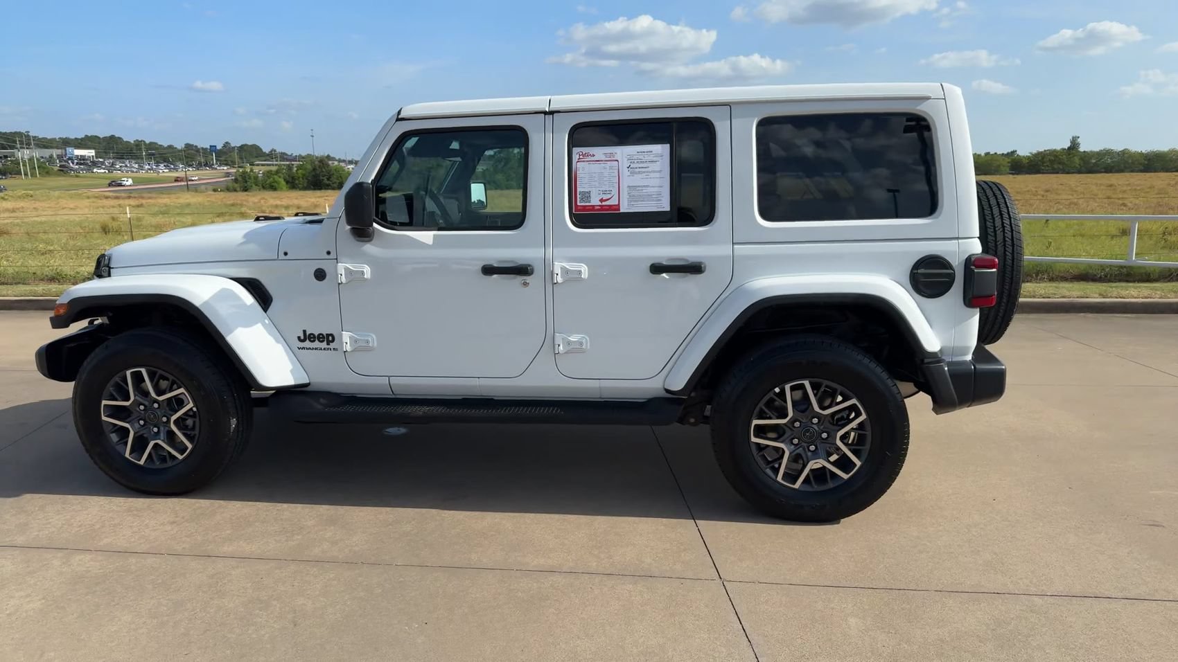 Used 2026 Jeep Wrangler Unlimited Sahara AWD/4WD image 6