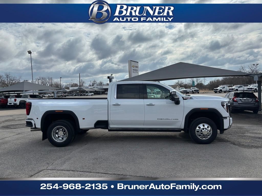 New 2026 GMC Sierra 3500 Denali w/ Denali Reserve Package image 4