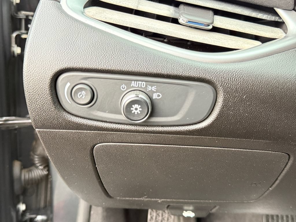 Used 2018 Chevrolet Malibu LS FWD image 20