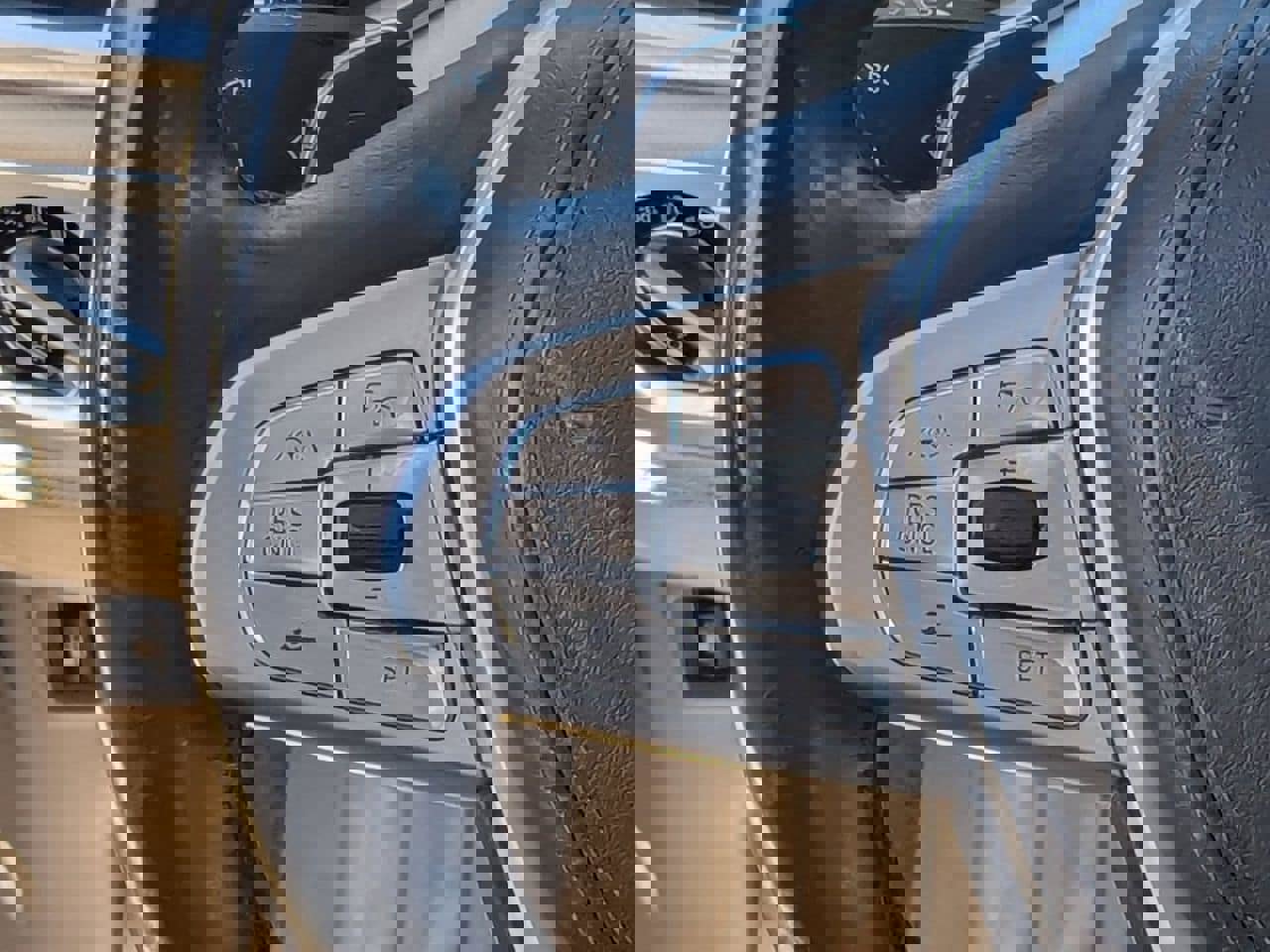 Used 2018 BMW 740e xDrive w/ Driver Assistance Package AWD/4WD image 17