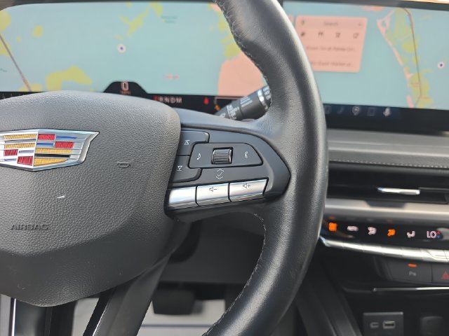 Used 2025 Cadillac XT4 Premium Luxury FWD image 21