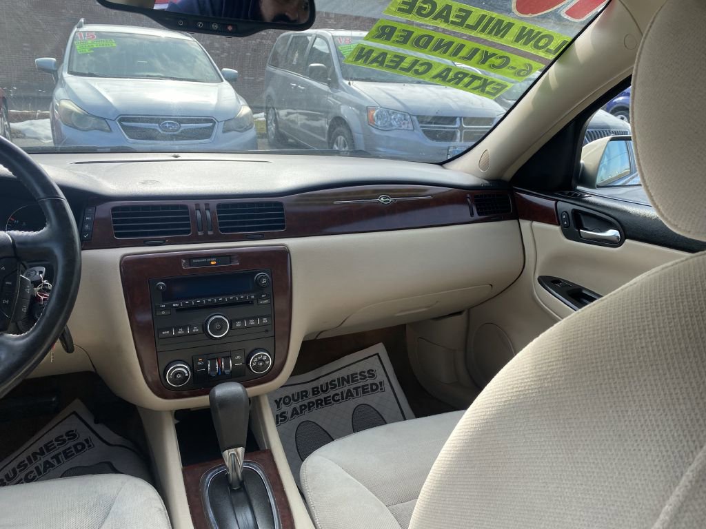 Used 2010 Chevrolet Impala LT w/ Convenience Package image 11