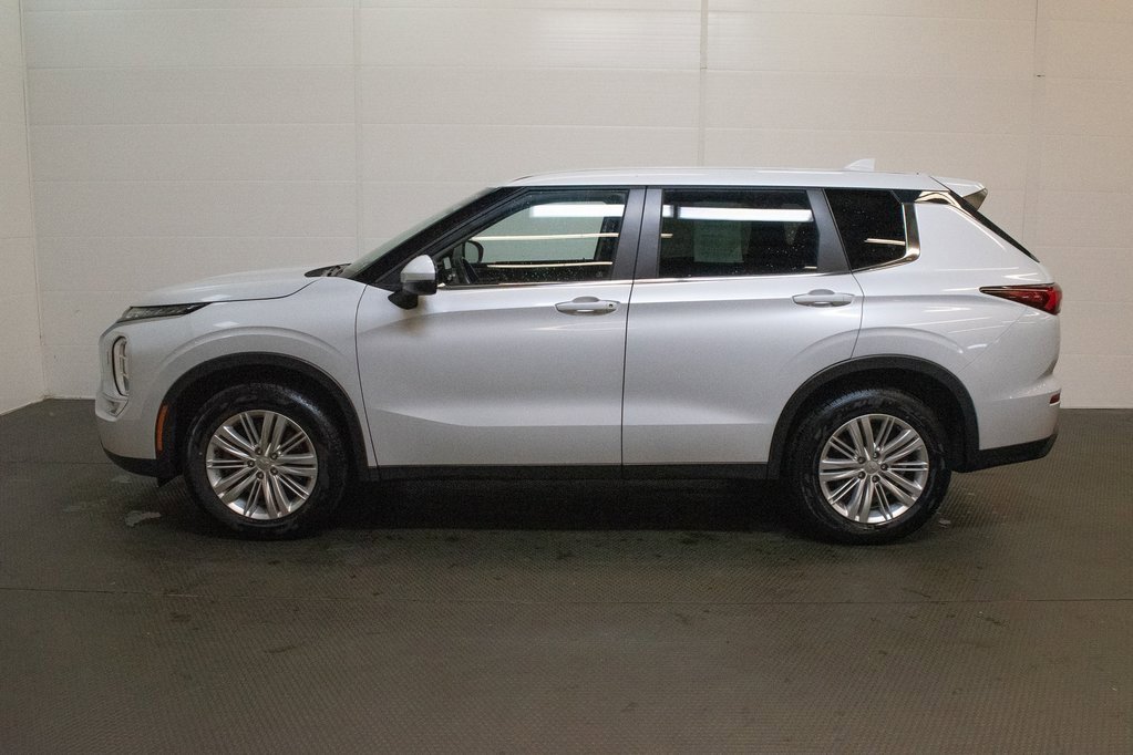 Used 2024 Mitsubishi Outlander ES image 7