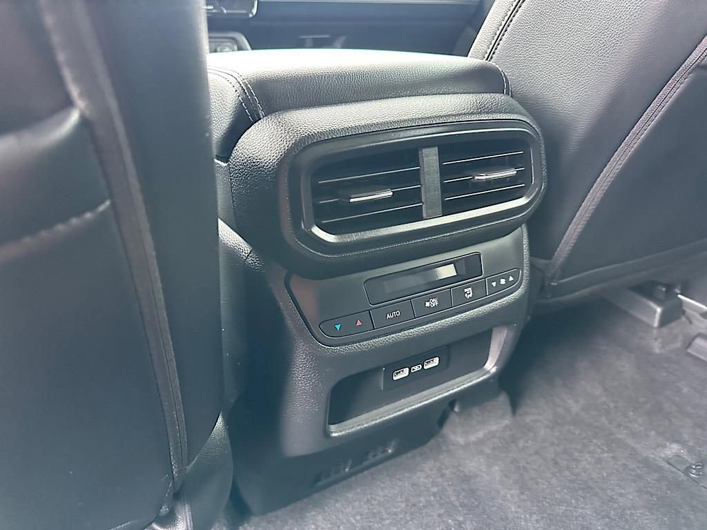 Used 2023 Honda Pilot Touring image 25