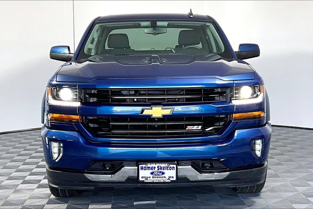 Used 2018 Chevrolet Silverado 1500 LT w/ All Star Edition AWD/4WD image 3