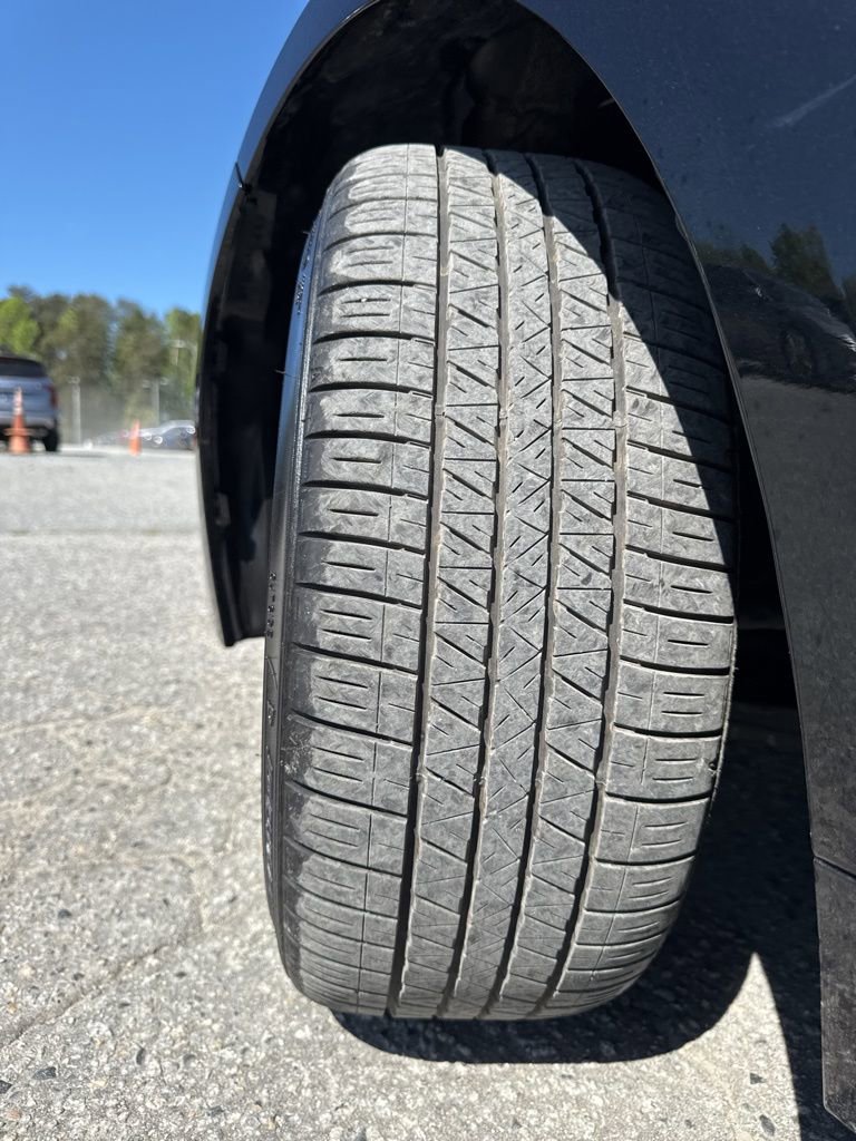 Used 2025 Toyota Corolla SE w/ SE Premium Package image 30