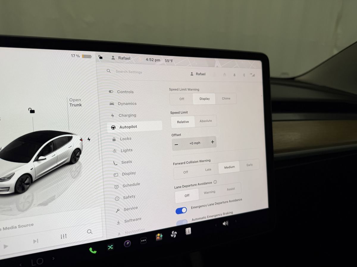 Used 2023 Tesla Model 3 Standard Range RWD image 21