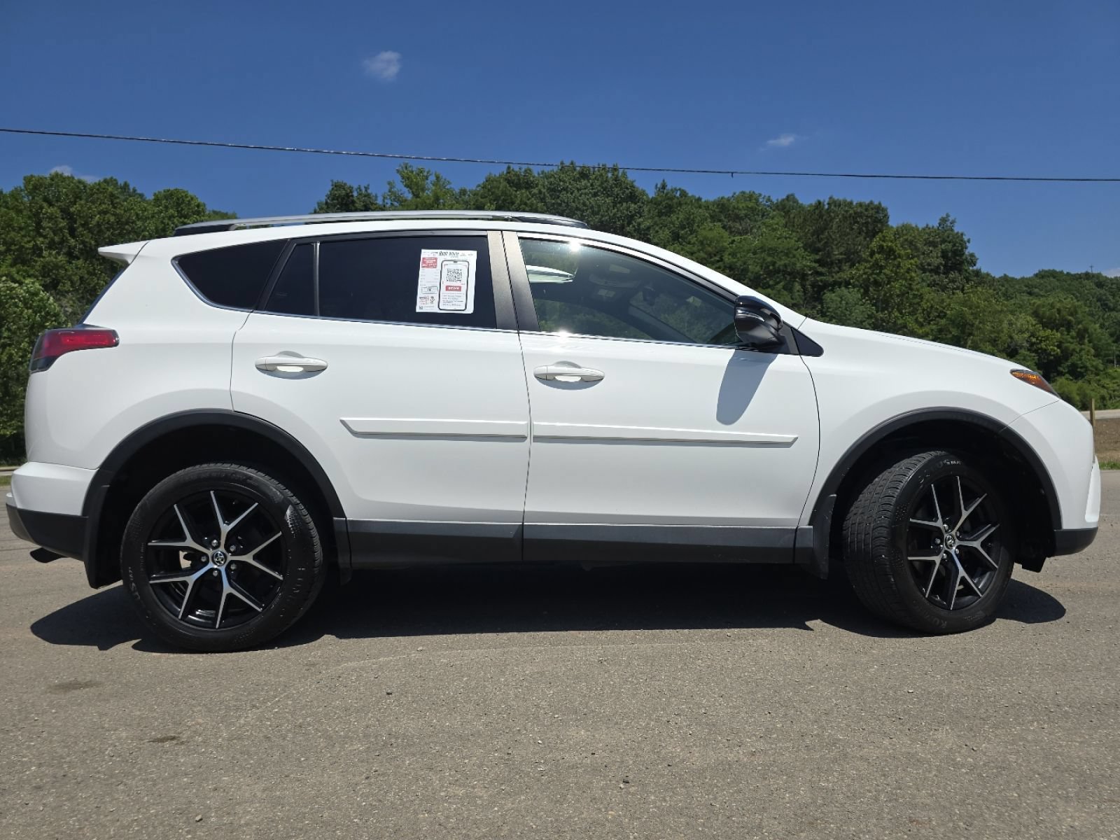 Used 2017 Toyota RAV4 SE w/ Power Extra Value Package AWD/4WD image 18