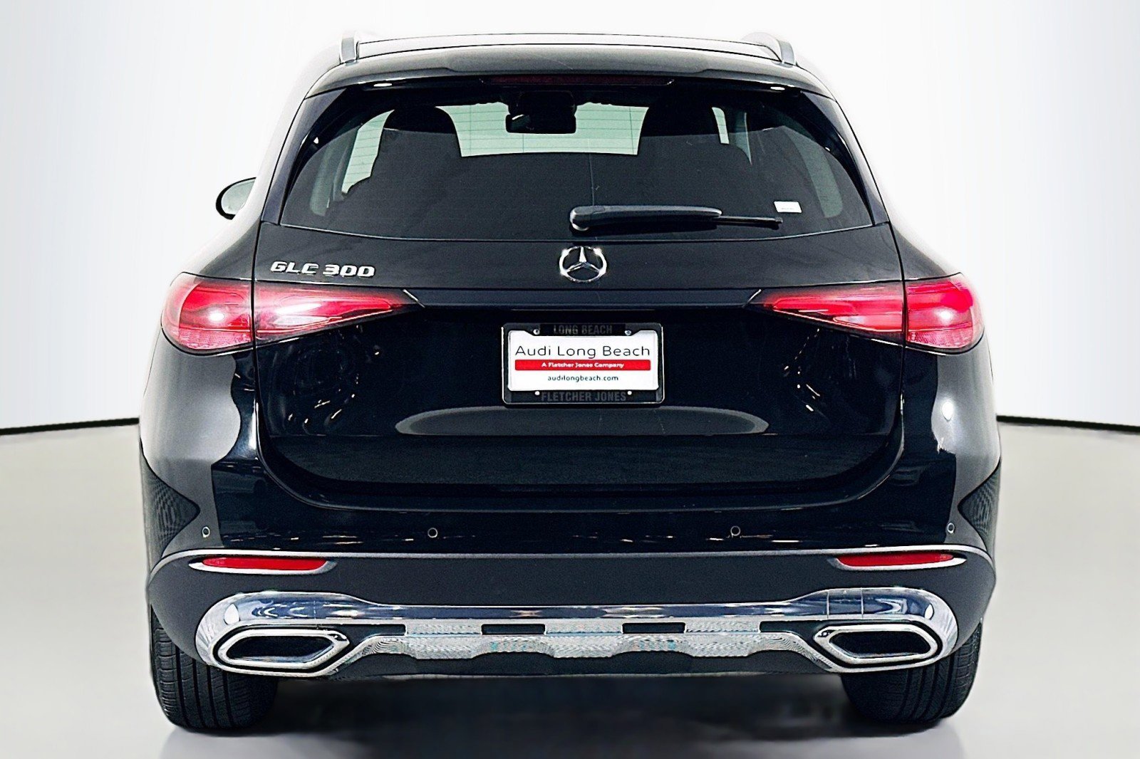 Used 2023 Mercedes-Benz GLC 300 image 3