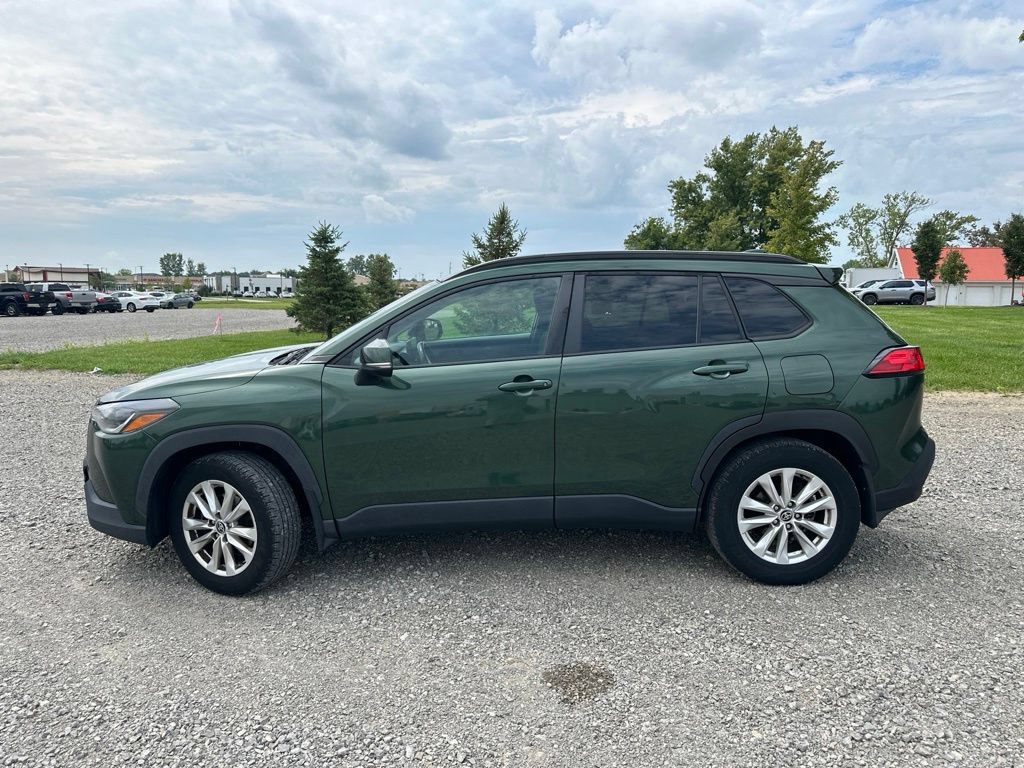 Used 2022 Toyota Corolla Cross LE AWD/4WD image 7