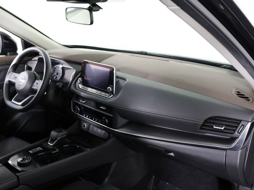 Used 2023 Nissan Rogue SV AWD/4WD image 25