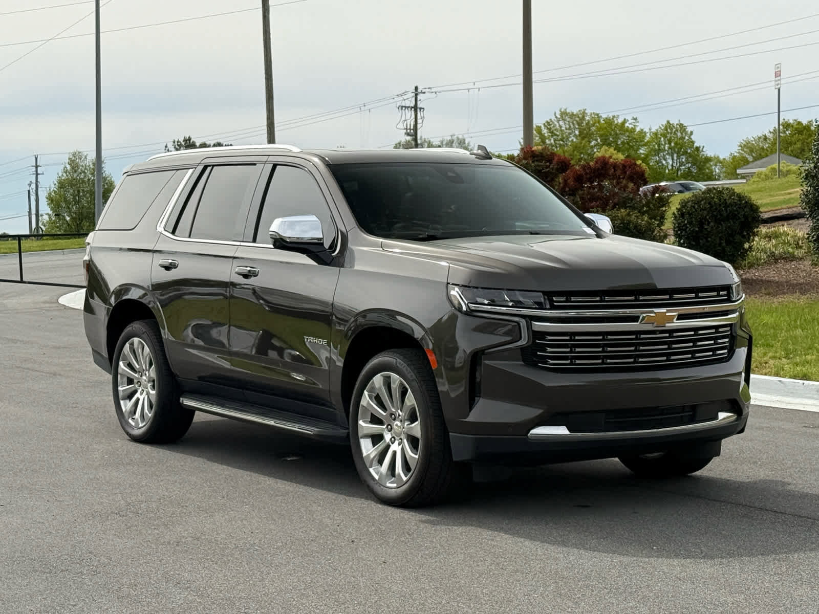 Used 2021 Chevrolet Tahoe Premier w/ Premium Package AWD/4WD image 7