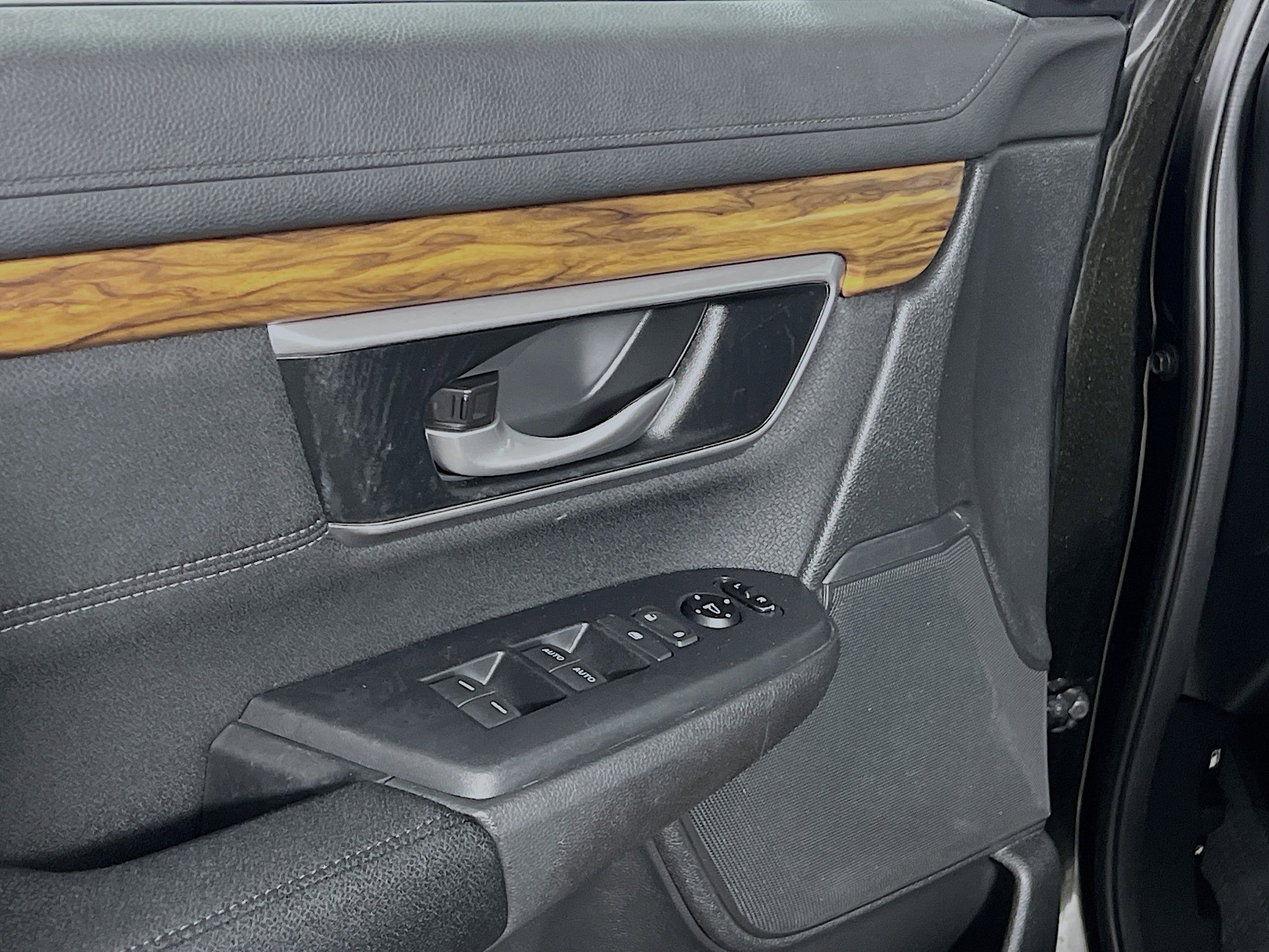 Used 2019 Honda CR-V EX image 17