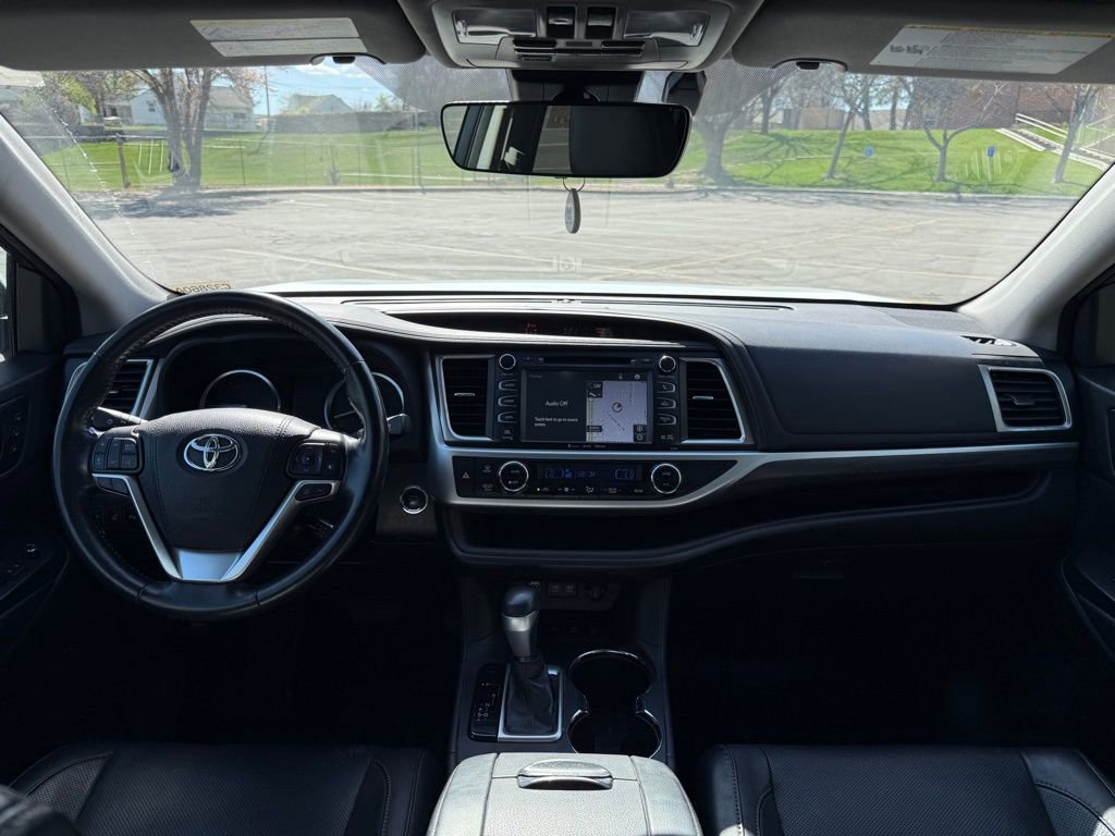 Used 2018 Toyota Highlander Limited Platinum image 10