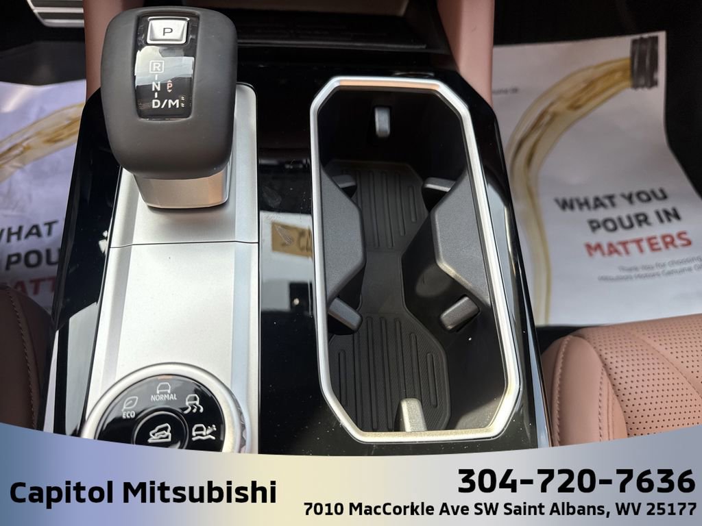 New 2025 Mitsubishi Outlander SEL image 25