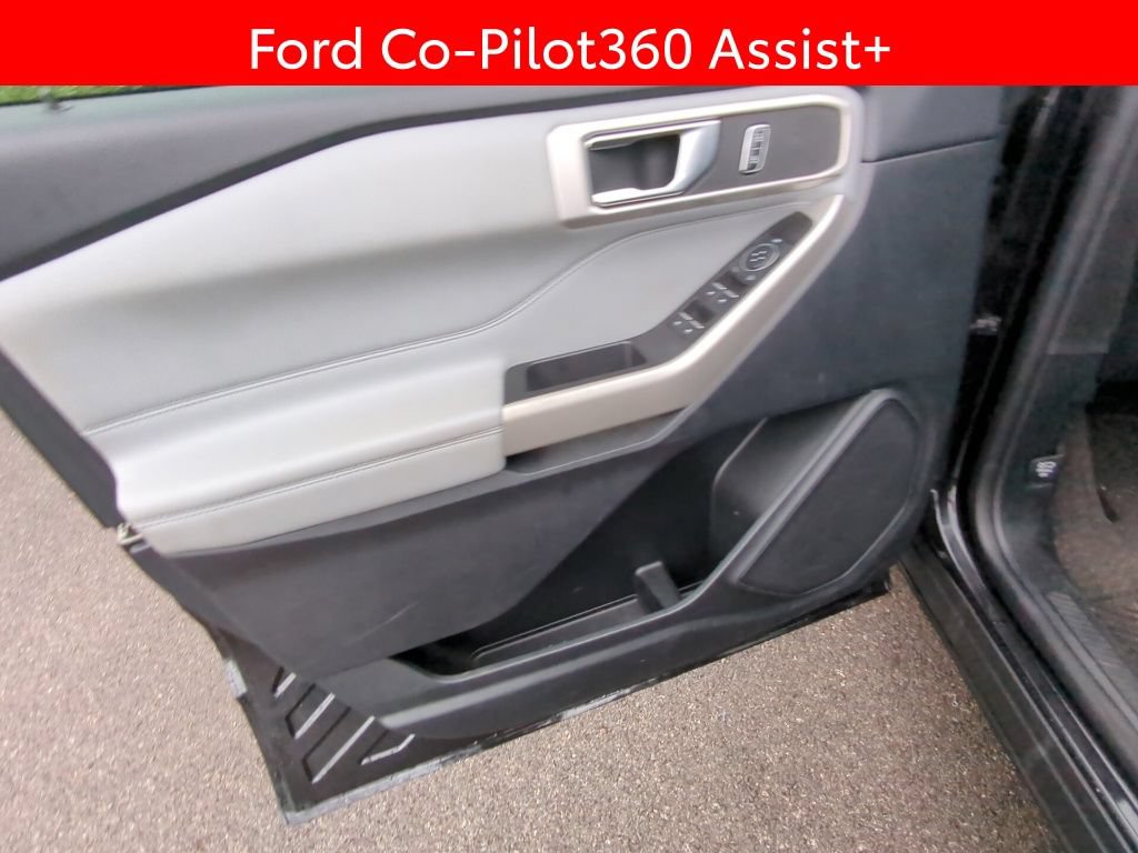 Used 2022 Ford Explorer XLT w/ Equipment Group 202A AWD/4WD image 7