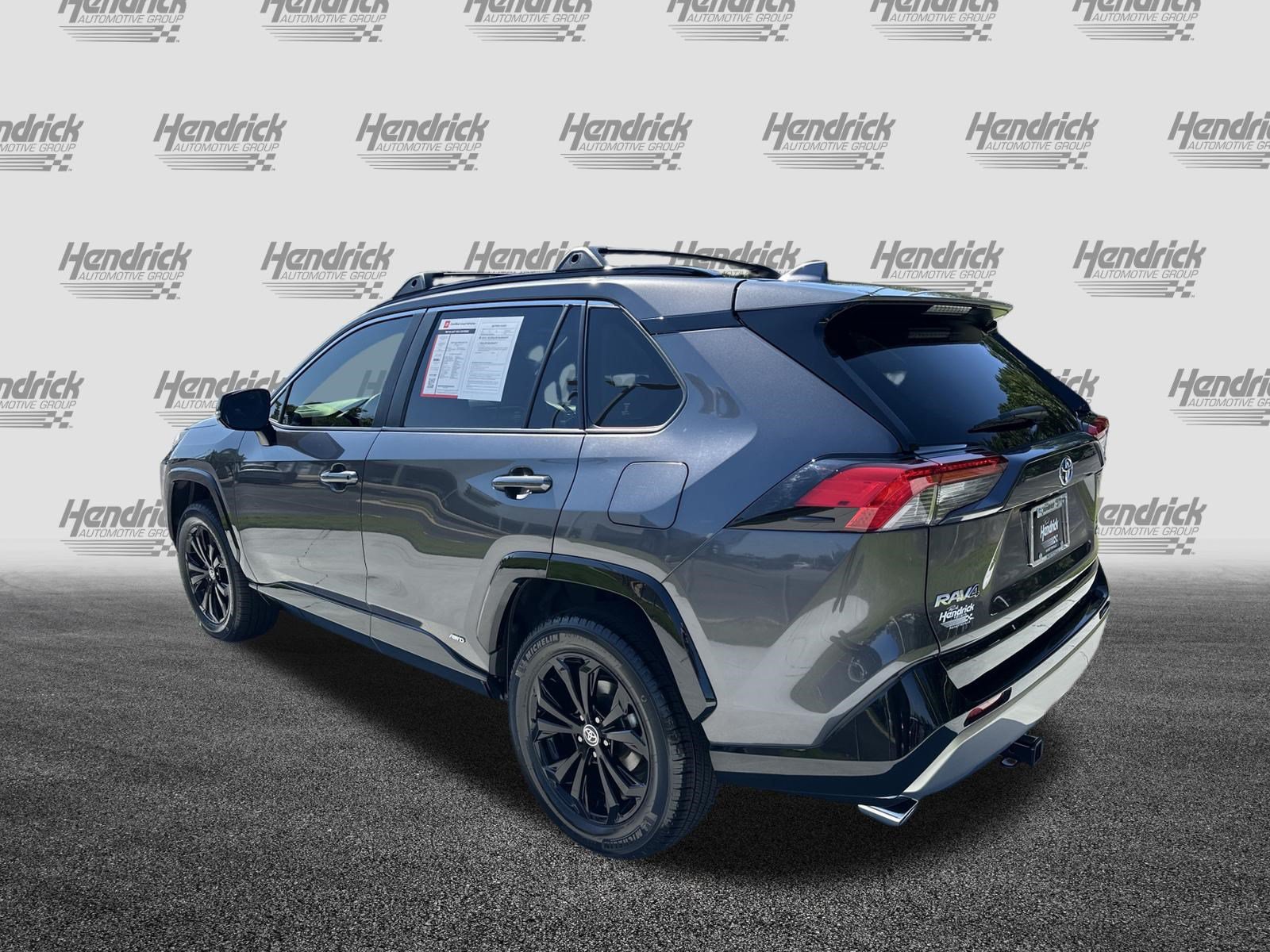 Used 2022 Toyota RAV4 SE w/ SE Grade Weather Package AWD/4WD image 8