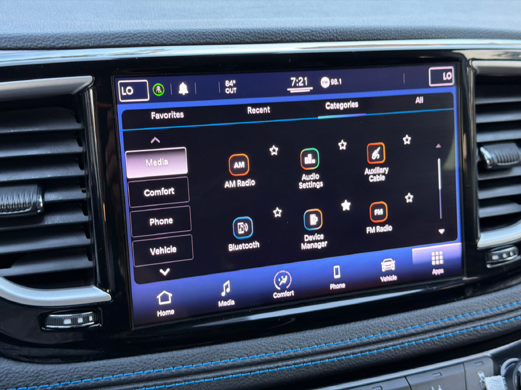 Used 2021 Chrysler Pacifica Touring FWD image 25