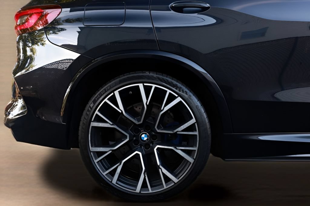Used 2020 BMW X5 M Competition w/ Executive Package AWD/4WD image 14