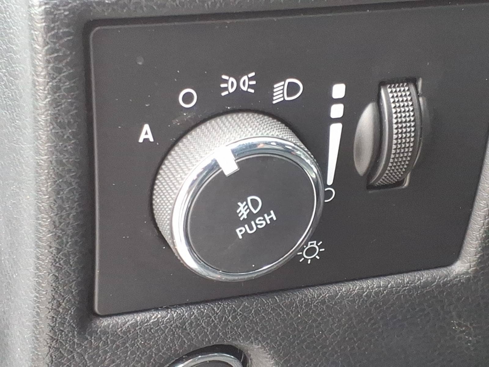 Used 2022 Jeep Grand Cherokee Limited AWD/4WD image 16