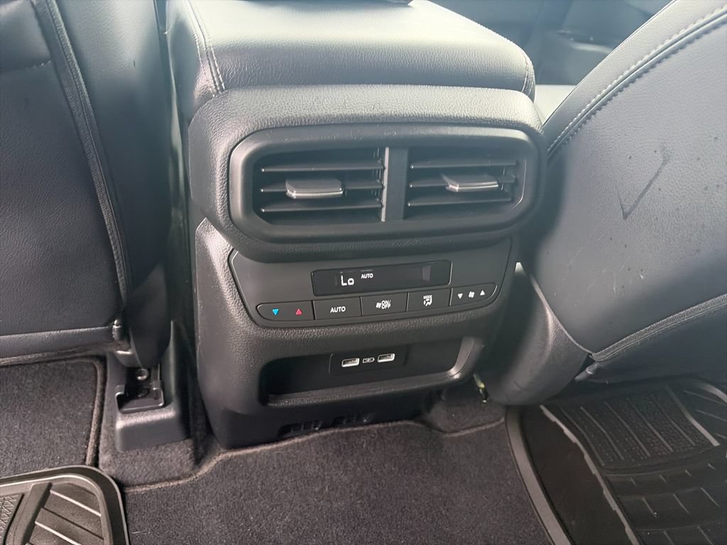 Used 2023 Honda Pilot Touring image 15