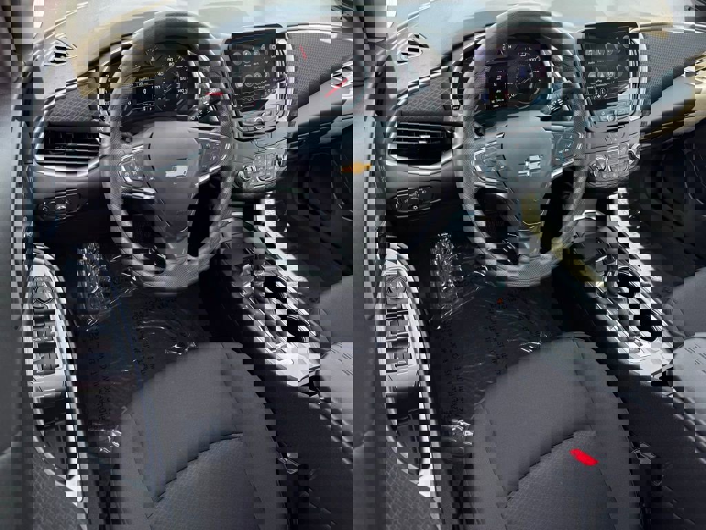 Used 2024 Chevrolet Malibu LT image 25