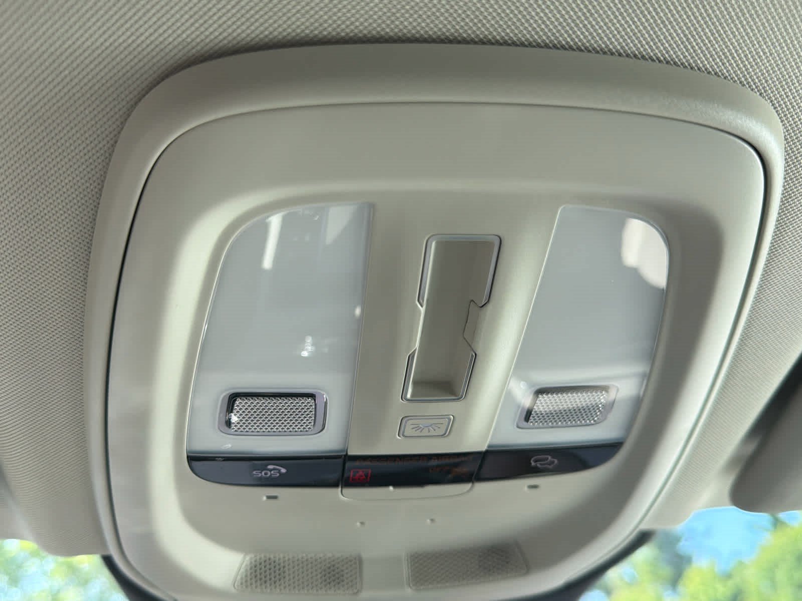Used 2023 Volvo XC60 B5 Plus AWD/4WD image 34