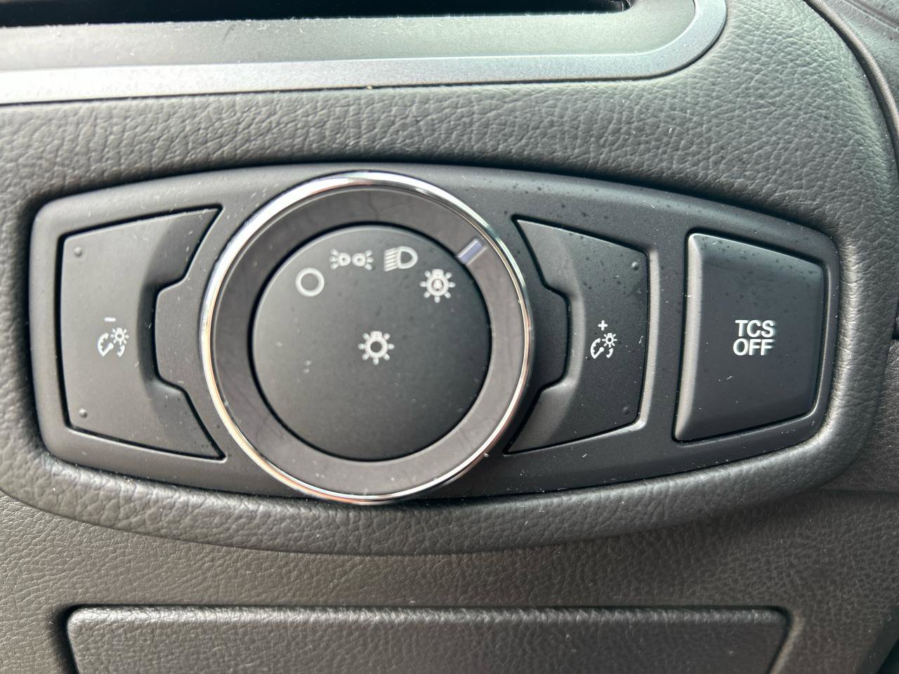 Used 2019 Ford Edge SE AWD/4WD image 9